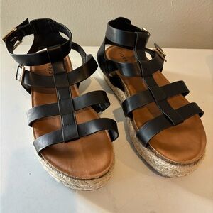 Fisherman Flatform Sandal (WW) size 11 *see description